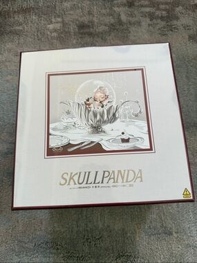 Skull panda The feast begin figurine sealed never opened 100% authentic
